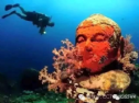 Phát hiện nhiều bức tượng Phật chìm dưới đáy biển một cách bí ẩn