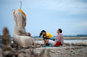 Thái Lan phát hiện ngôi chùa bỏ hoang nhờ hạn hán
