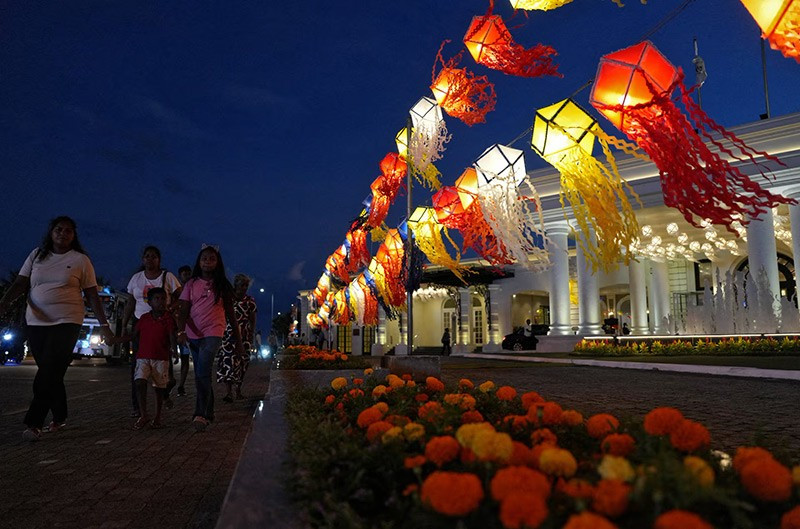 Chùm ảnh: Thế giới đón mừng Đại lễ Vesak 2025 linh thiêng-19
