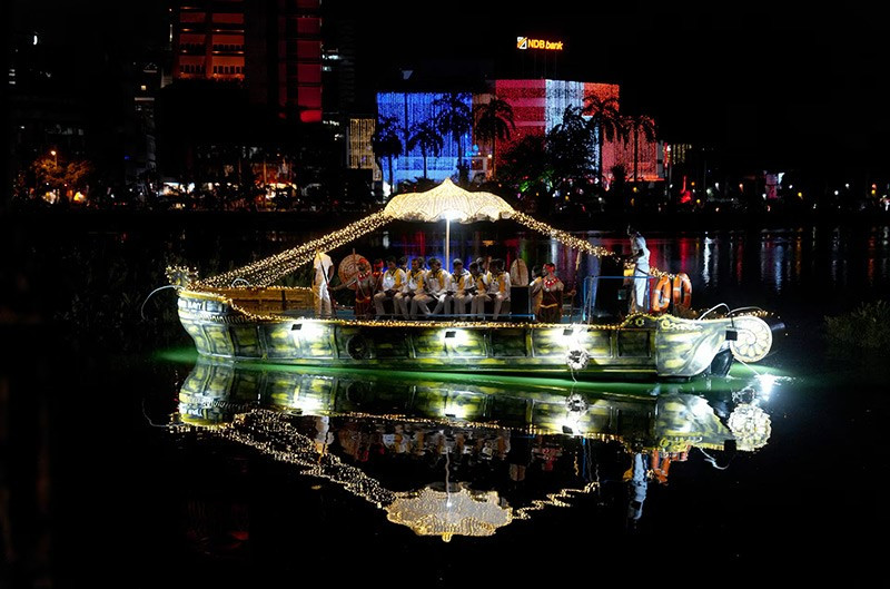Chùm ảnh: Thế giới đón mừng Đại lễ Vesak 2025 linh thiêng-20