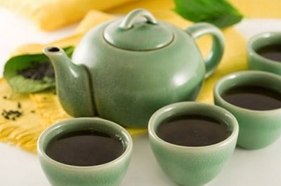 Những người không nên uống trà đặc nóng