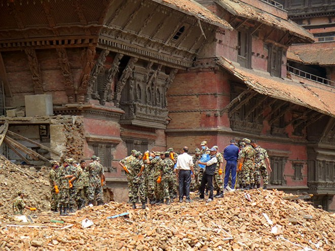 Nepal đau đớn giã biệt di sản