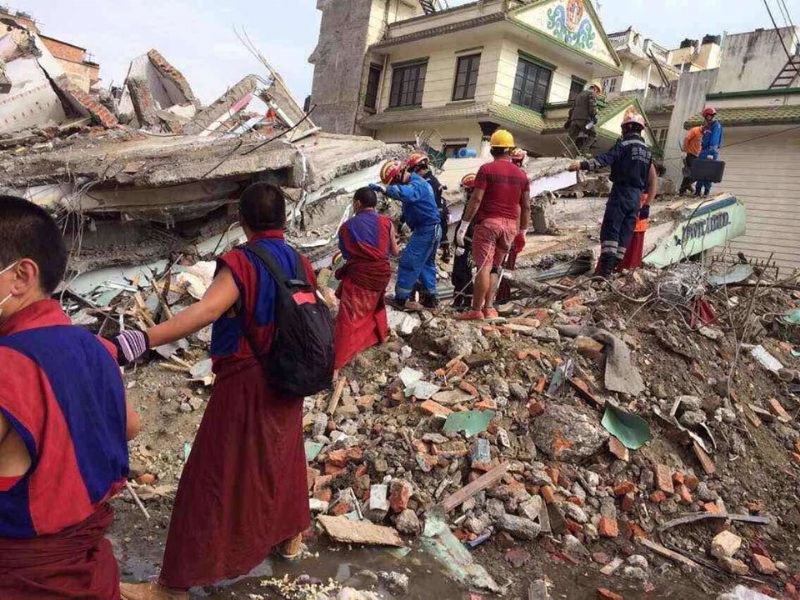 Nepal: Các tu sĩ Phật giáo dẫn đầu trong cứu trợ nạn nhân động đất