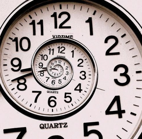 HAI TƯ GIỜ ĐỂ SỐNG, HAI TƯ GIỜ ĐỂ YÊU VÀ CẢ CUỘC ĐỜI ĐỂ THẤT BẠI