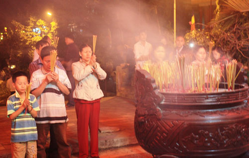 Tản mạn chuyện đi lễ chùa đầu năm