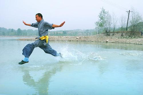 Bí ẩn những người có thể bay được và tìm lời giải