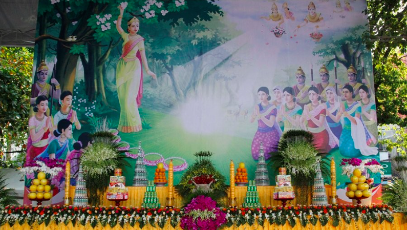 Sài gòn: Rằm tháng 4 Đại lễ Phật đản 2639 - PL 2559 - DL.2015 tại lễ đài chính Việt Nam Quốc Tự