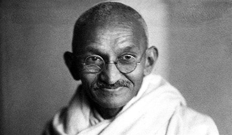 10 nguyên tắc tinh thần giúp thay đổi cả thế giới từ Mahatma Gandhi