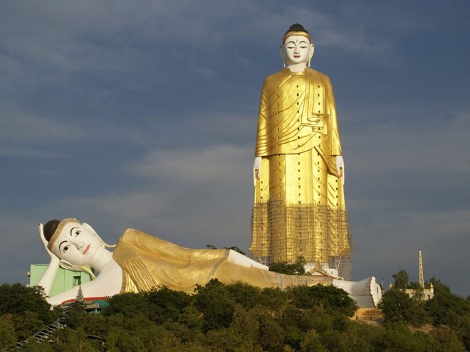 16 bức tượng khổng lồ nhất thế giới