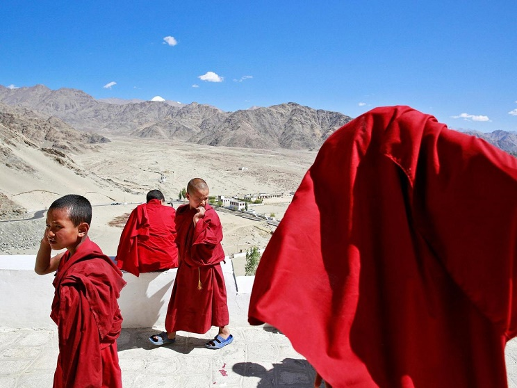Ấn Độ: Những Chú Tiểu Trên Dãy Himalaya