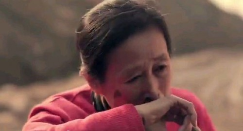 Cảm động clip 'Ngang qua' về tình yêu dành cho ba mẹ