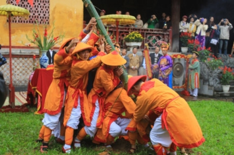 Cận cảnh tái hiện lễ thượng nêu trong kinh thành Huế