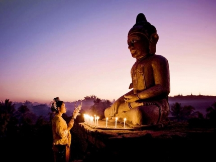 Cầu nguyện là chánh tín hay mê tín?