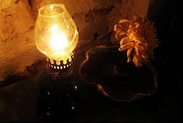 CHIẾC ĐÈN DẦU Ở CHÙA