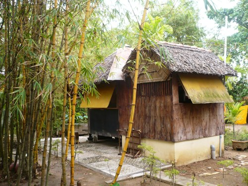 Cho rằng tự viện chưa hợp pháp do chưa phải là đất tôn giáo: vi phạm pháp luật ?