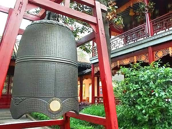 Chuyện ăn trộm chuông chùa