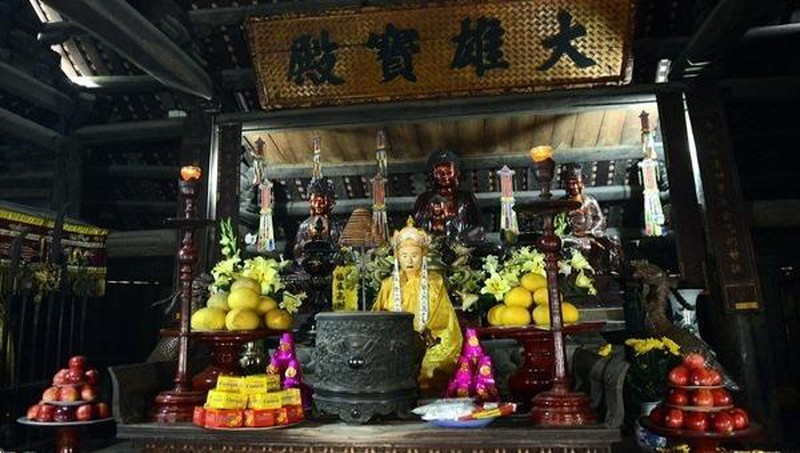 Dấu ấn Mật tông ở bộ tượng Di Đà Tam Tôn xưa nhất Việt Nam