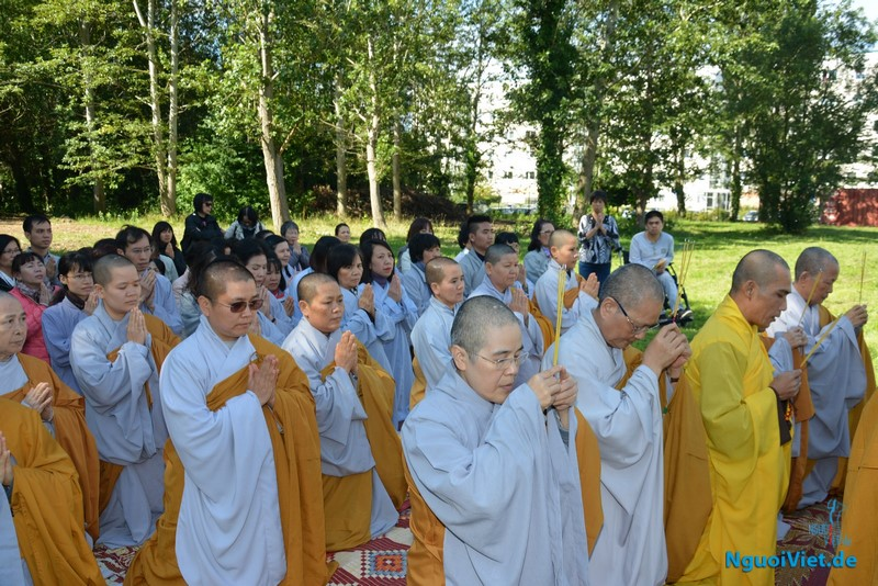 Đức: Lễ động thổ xây dựng Chùa Linh Thứu Berlin tại Rostock.