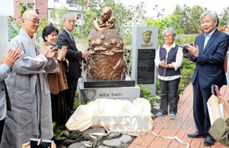 Khánh thành tượng đài 'Xin lỗi Việt Nam' tại Hàn Quốc