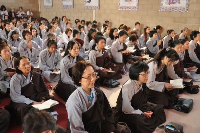 Khi Phật tử tại gia đắp y như người xuất gia