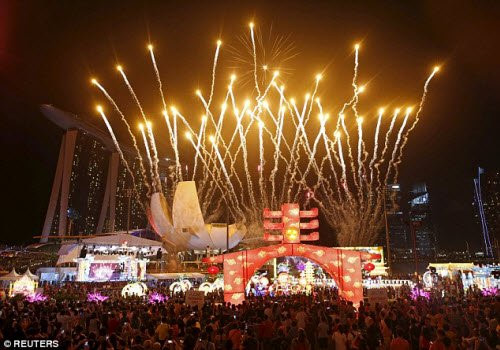 Không khí Tết Nguyên Đán 2016 rộn ràng khắp thế giới