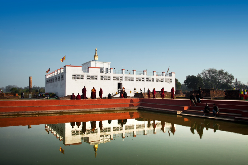 Lumbini: Nơi Đức Phật đản sinh đầy người xin ăn