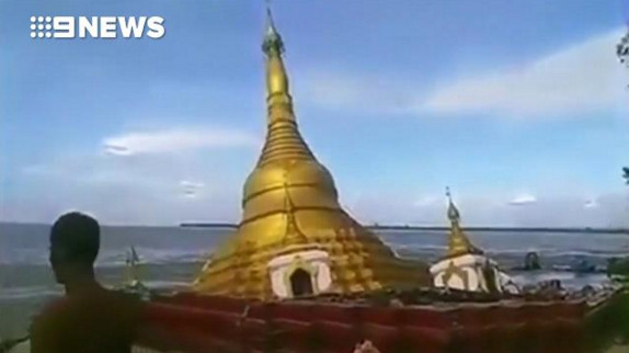 Myanmar: Chùa Đổ Xuống Sông Vì Mưa Lũ
