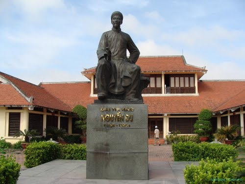 Nguyễn Du Và Phân Kinh Thạch Đài