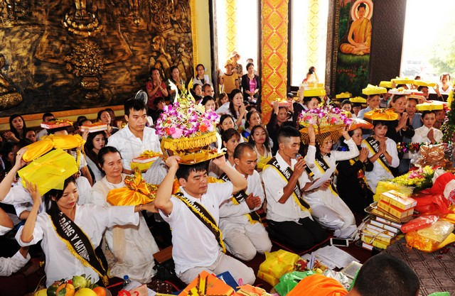 Những điều cần biết về Đại lễ dâng y Kathina