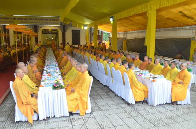 Phật dạy ăn uống đúng giờ sẽ có những lợi ích gì ?