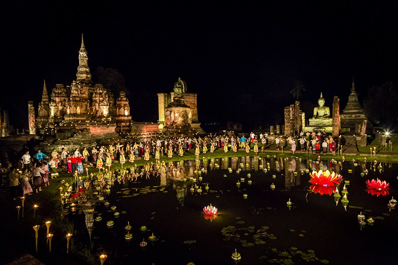 Phật tử Thái Lan mừng lễ hội Loy Krathong