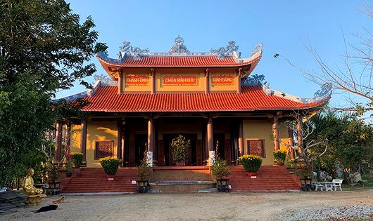 Quảng Nam: Nam thanh niên tâm thần chém bị thương sư trụ trì chùa Bình Bửu