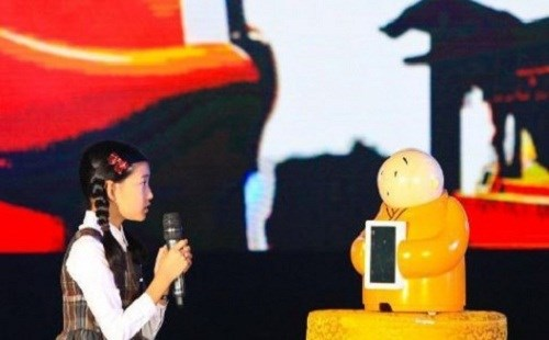 Robot Tu sĩ giới thiệu Phật giáo