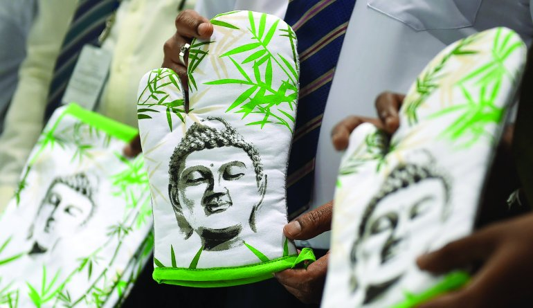 Sri Lanka: Tịch thu tạp dề nhà bếp in hình Đức Phật