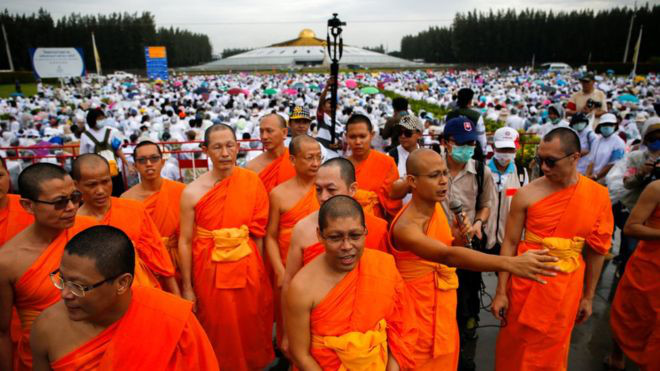Thái Lan, Bangkok: Cảnh sát đột kích chùa Dhammakaya bắt sư trụ trì