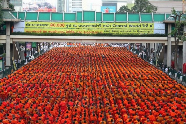 Thái Lan: Vào ngày 13/09 tới 10.000 nhà sư thực hành khất thực tại Bangkok