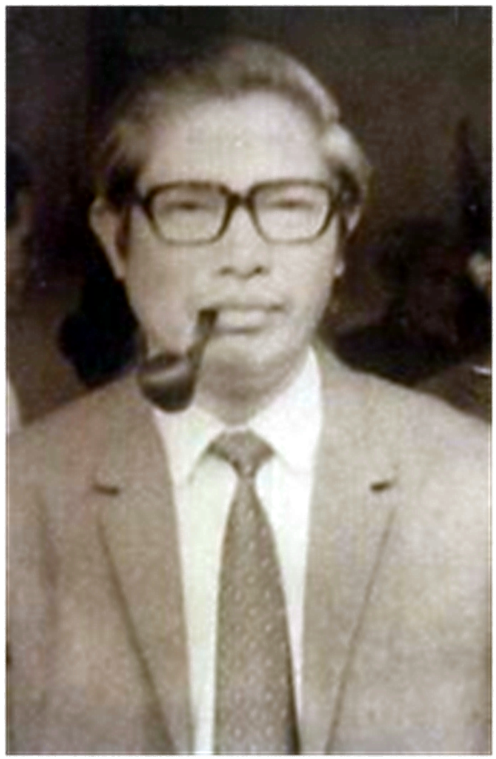 Thầy Tạ Ký - nhà giáo và nhà thơ.