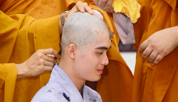 THEO DẤU CHÂN PHẬT XUẤT GIA HOẰNG PHẬT ĐẠO