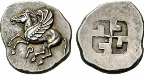 Tìm thấy biểu tượng chữ Vạn của Phật giáo có niên đại 12.000 năm trên ngà voi ma mút