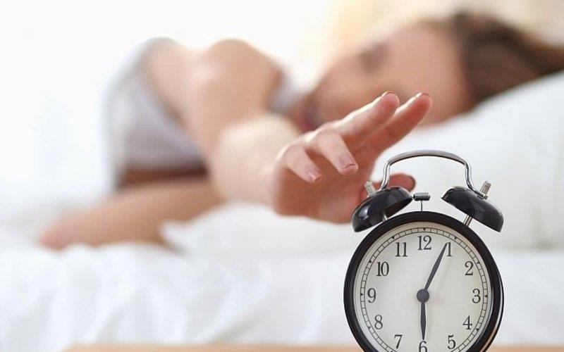 Vì sao nên tập thói quen đi ngủ sớm, thức sớm?