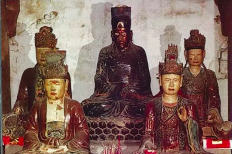 Vua Lê Thần Tông, Phật giáo Đàng ngoài, An Đông Nội Đạo Tràng và Tam Tứ phủ